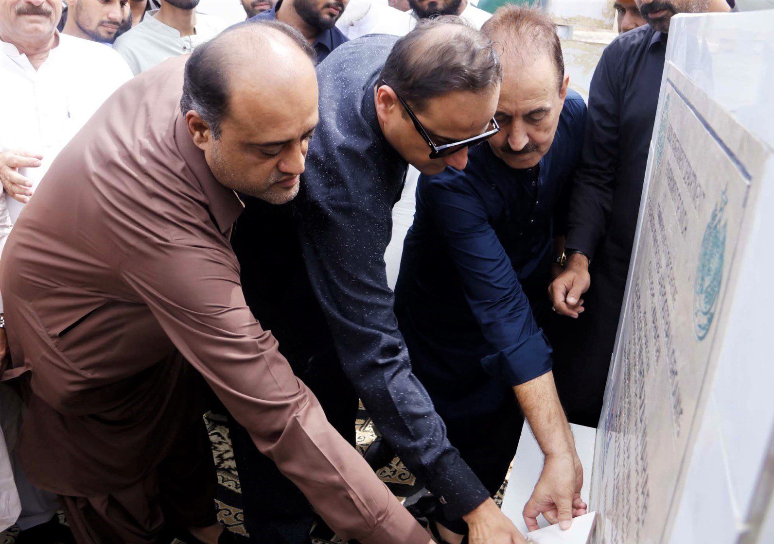  مرتضی وہاب کراچی کے گراؤنڈز میں دلچسپی کیوں لے رہے ہیں؟