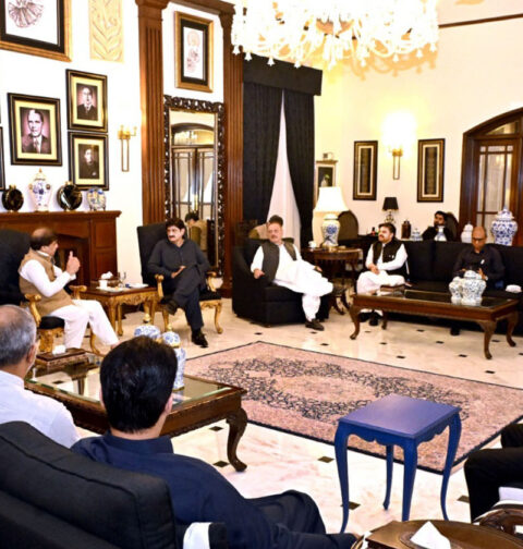 کے سی آر کی بحالی