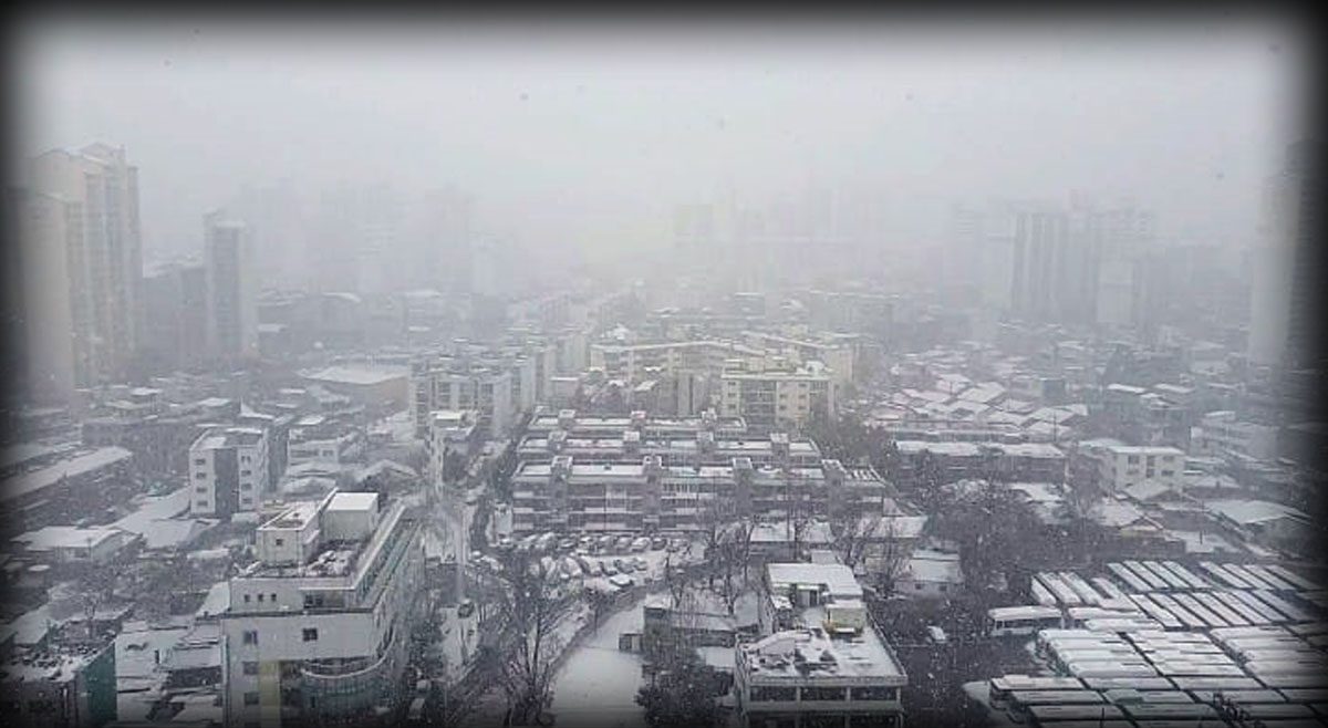 Smog and air pollution in Pakistan affecting human health with PM2.5 levels rising in major cities