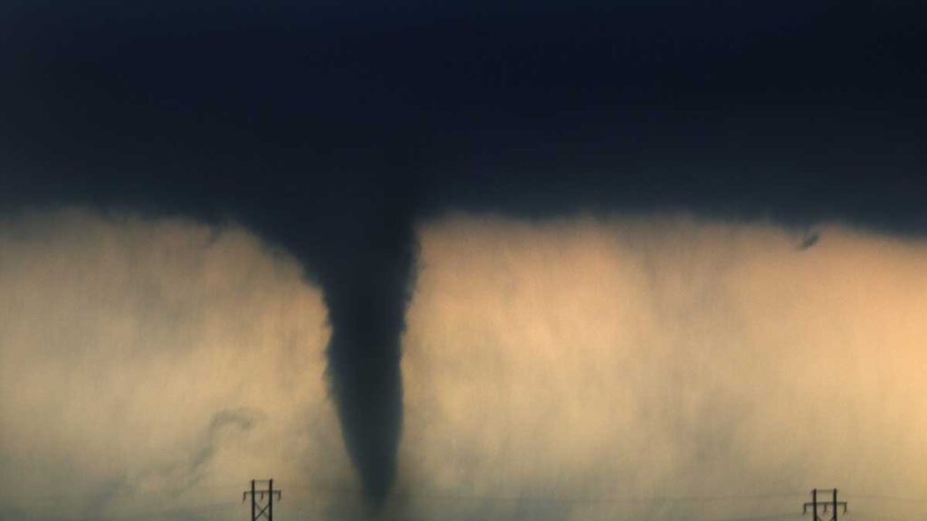 When do thunderstorms become dangerous?