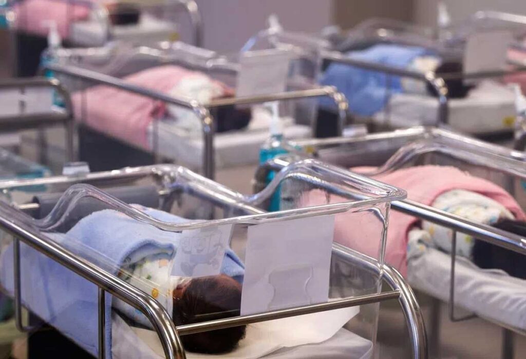 Woman gives birth to four babies within five days, leaving the medical world stunned
