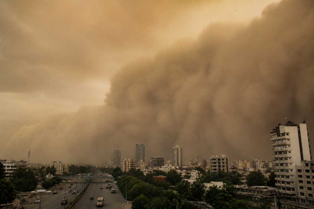 Karachi Dust Storm Alert Issued