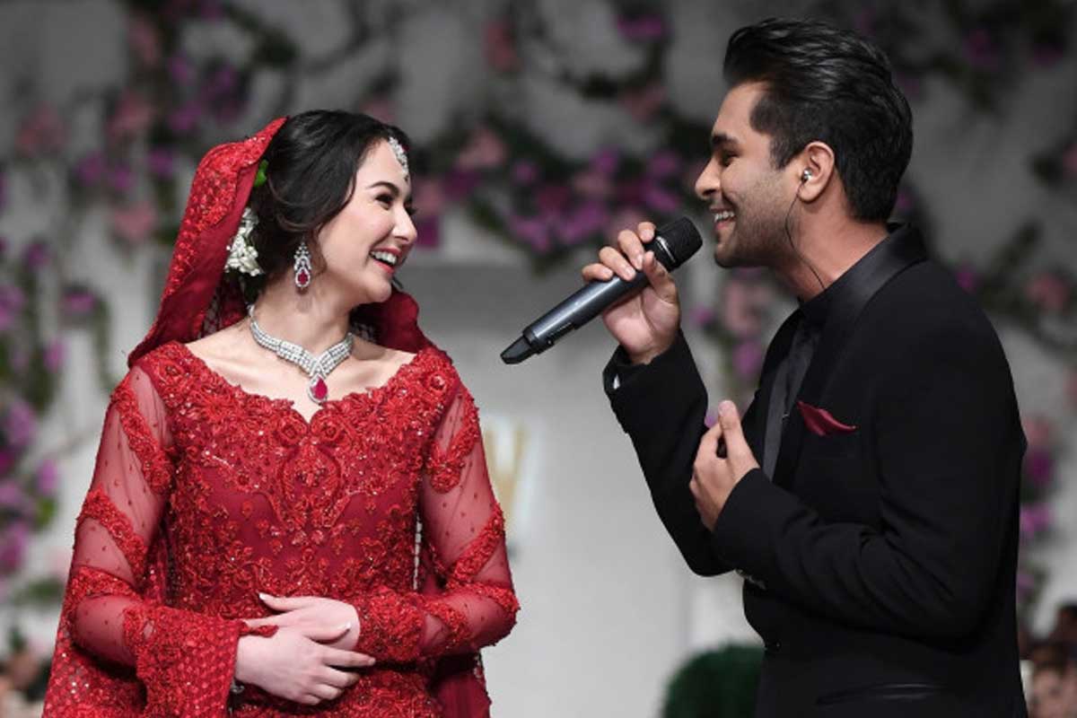 Astrologer Makes Big Prediction About Hania Aamir and Asim Azhar