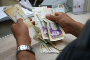 ایرانی ریال کی خریداری کا طوفان، 4 دن میں 2 کھرب